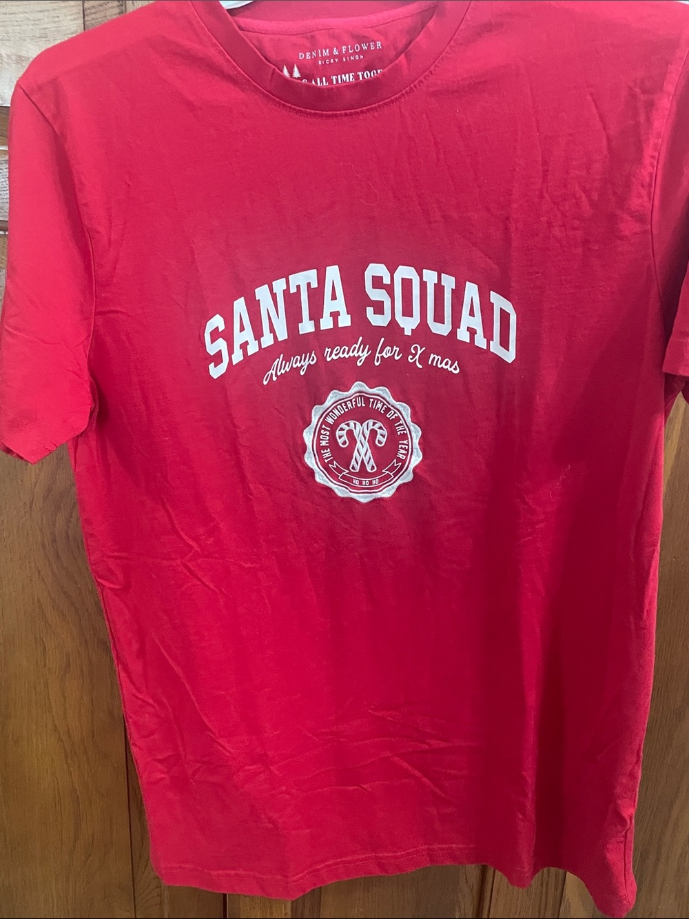 Denim & Flower Red "Santa Squad" Graphic Tee, Sz. M Like New no tags